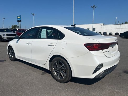 Used 2023 Kia Forte LXS image 3
