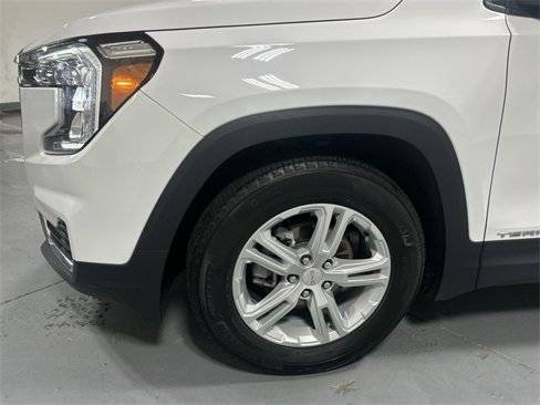 Certified 2024 GMC Terrain SLE w/ Driver Convenience Package image 17