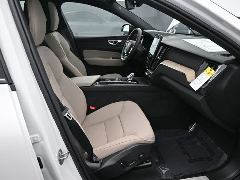 New 2026 Volvo XC60 B5 Core image 36