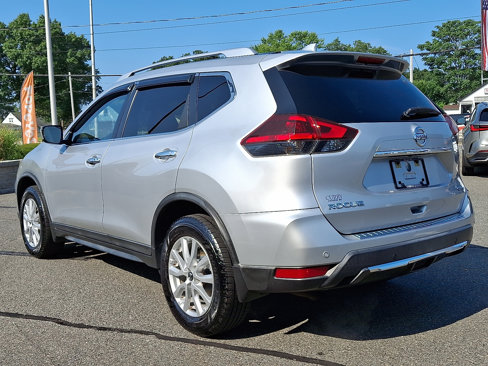 Used 2019 Nissan Rogue SV image 4