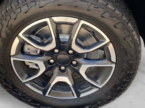 Used 2024 Jeep Compass Trailhawk image 25