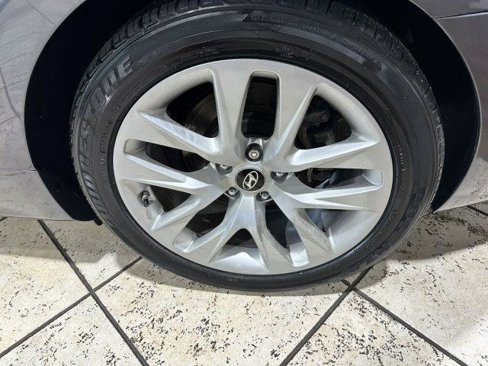 Used 2016 Hyundai Genesis 3.8 image 8