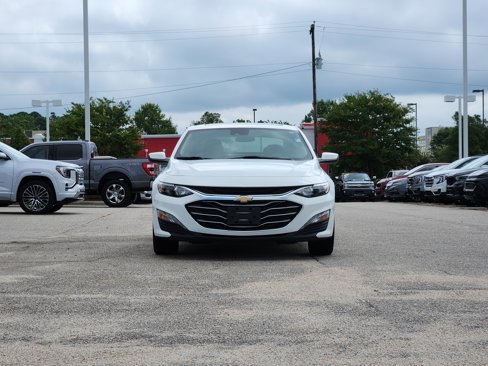 Used 2024 Chevrolet Malibu LT image 2