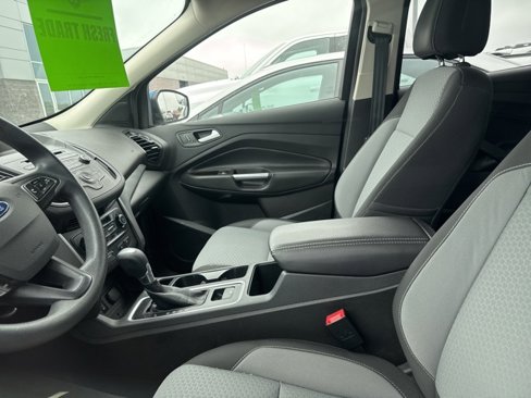 Used 2017 Ford Escape SE image 6