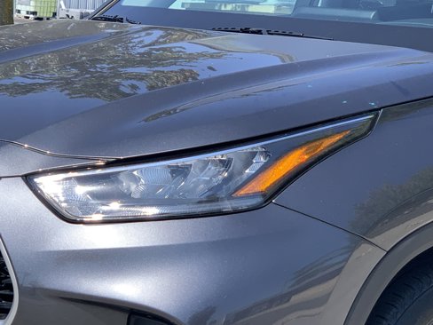 Used 2020 Toyota Highlander XLE image 6