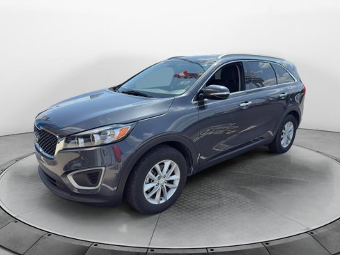 Used 2017 Kia Sorento LX image 1