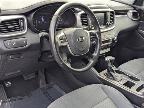 Used 2020 Kia Sorento S image 9