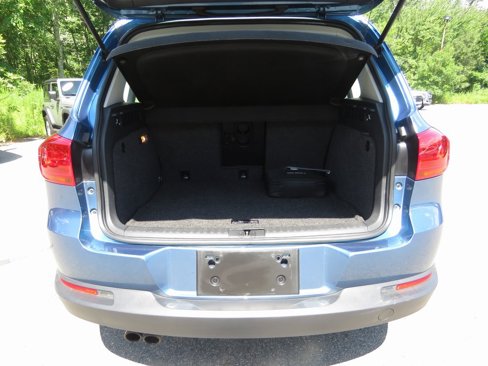 Used 2017 Volkswagen Tiguan Limited w/ Premium Package image 18