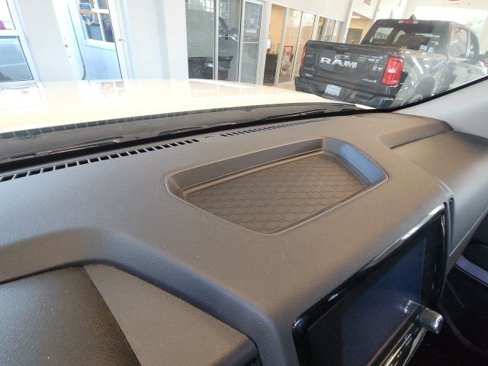 Used 2024 Nissan Frontier S image 34