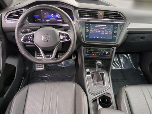 Used 2023 Volkswagen Tiguan SE R-Line image 31