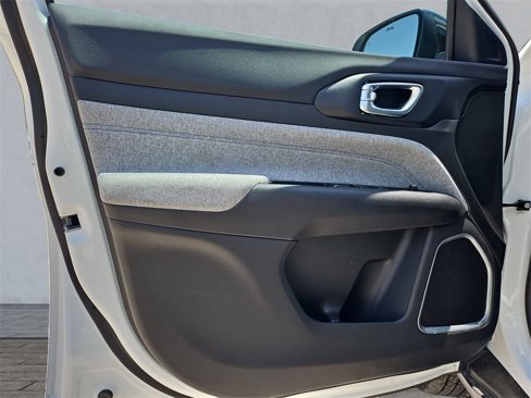 New 2025 Jeep Compass Latitude image 17