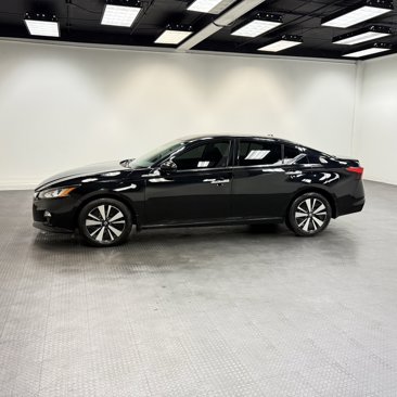 Used 2019 Nissan Altima 2.5 SV image 2