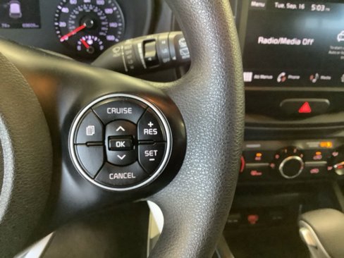 Used 2022 Kia Soul LX image 10