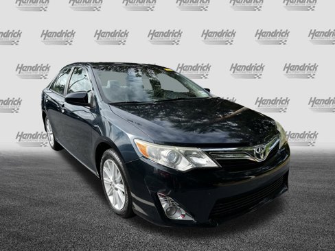 Used 2014 Toyota Camry XLE image 2