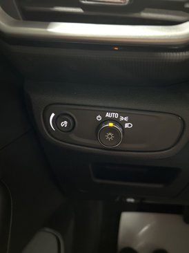 Used 2021 Chevrolet TrailBlazer LS image 32