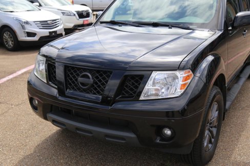 Used 2020 Nissan Frontier SV w/ Midnight Edition Floor Mats image 8