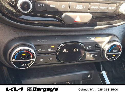Used 2023 Kia Soul EX image 16