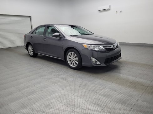 Used 2014 Toyota Camry XLE image 13
