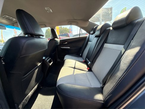 Used 2014 Toyota Camry L image 13
