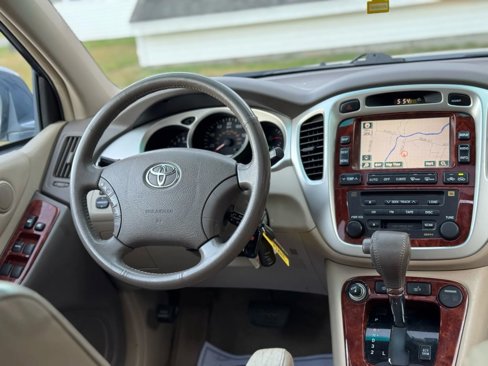 Used 2004 Toyota Highlander 4WD V6 image 24
