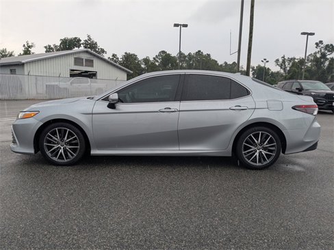 Used 2023 Toyota Camry XLE image 7