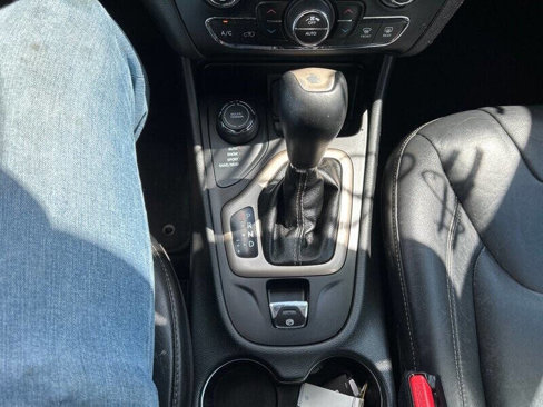 Used 2014 Jeep Cherokee Limited image 23