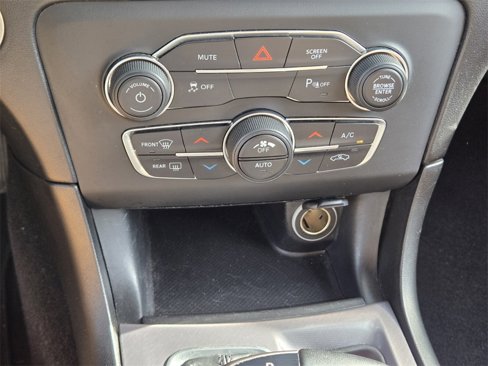 Used 2020 Dodge Charger SXT w/ Plus Group image 21