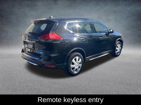 Used 2017 Nissan Rogue S image 6