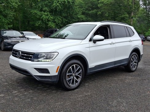 Certified 2019 Volkswagen Tiguan SE w/ Panoramic Sunroof Package image 5