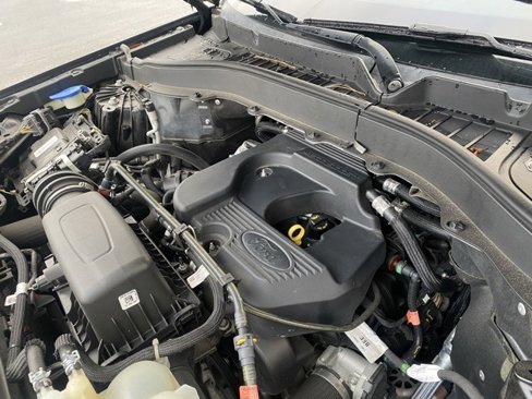 Used 2020 Ford Explorer XLT w/ Equipment Group 202A image 11