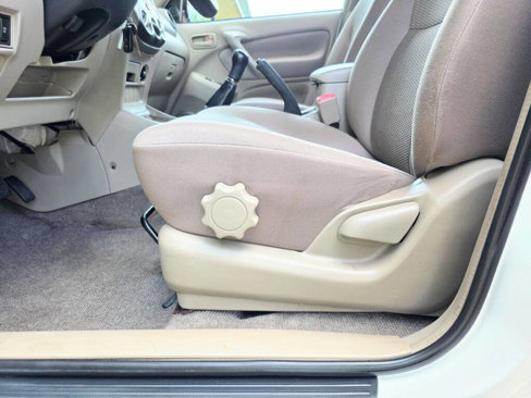 Used 2004 Toyota RAV4 2WD image 11