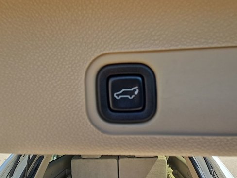 Used 2012 Cadillac Escalade ESV Luxury image 42