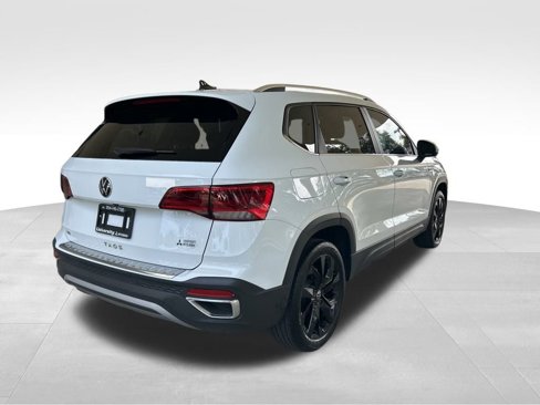 Used 2023 Volkswagen Taos SE image 3
