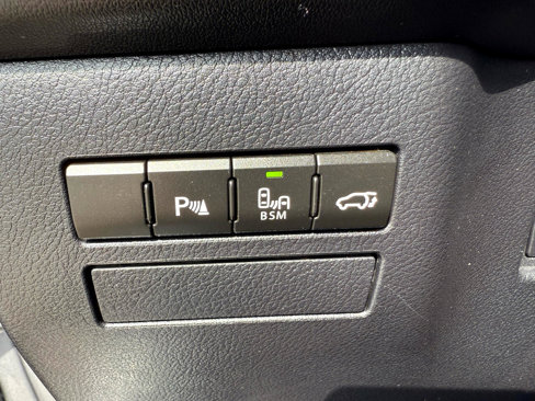 Used 2016 Lexus NX 300h AWD image 22
