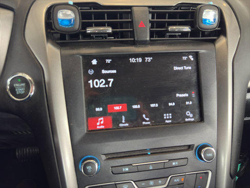 Used 2017 Ford Fusion SE w/ Equipment Group 201A image 9