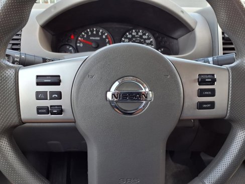 Used 2015 Nissan Frontier SV image 17