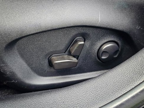 Used 2022 Jeep Compass Limited image 16
