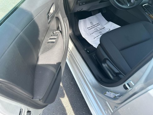 Used 2023 Toyota Corolla LE image 19
