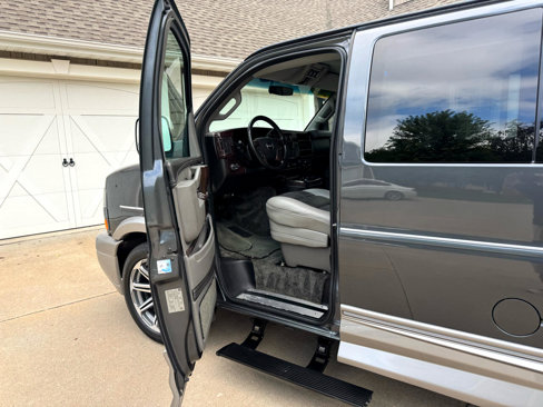 Used 2017 GMC Savana 2500 image 11