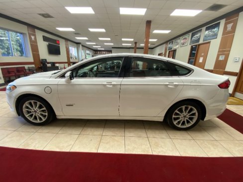 Used 2017 Ford Fusion Energi SE image 4