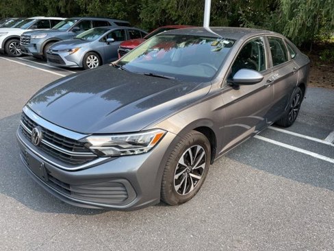 Used 2024 Volkswagen Jetta S image 3