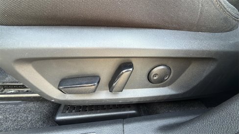 Used 2023 Nissan Rogue SV image 24