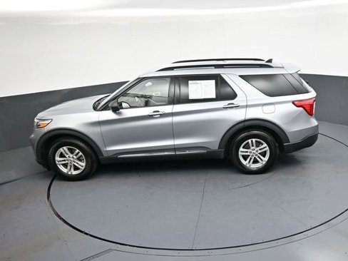 Used 2023 Ford Explorer XLT w/ Equipment Group 202A image 28