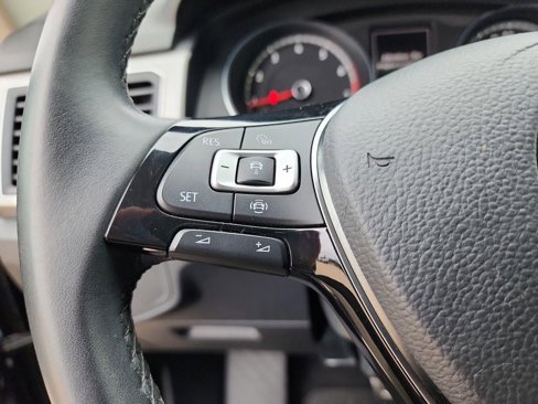 Used 2019 Volkswagen Atlas SE w/ Towing Package image 16