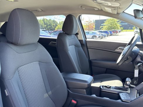 Used 2024 Kia Sportage LX image 18