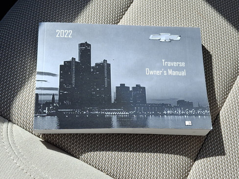 Used 2022 Chevrolet Traverse LT image 26