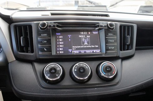 Used 2017 Toyota RAV4 LE image 5
