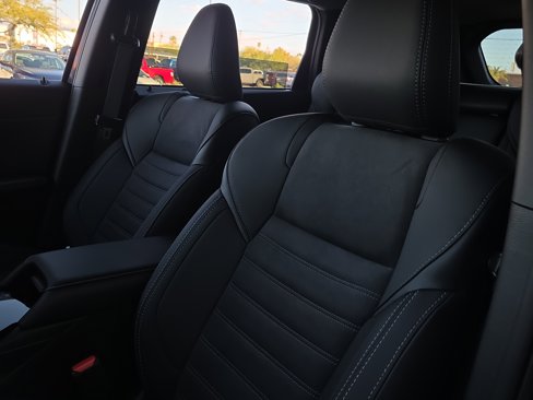 New 2025 Mitsubishi Outlander SE image 9