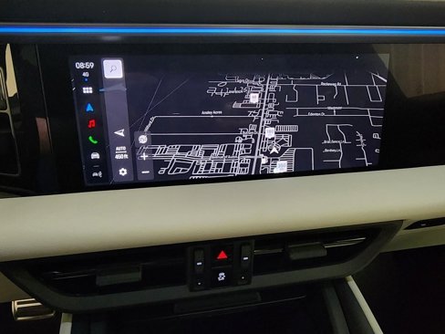 New 2025 Porsche Macan 4S Electric image 9