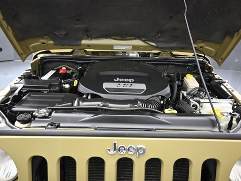 Used 2013 Jeep Wrangler Unlimited Sahara w/ Connectivity Group image 38
